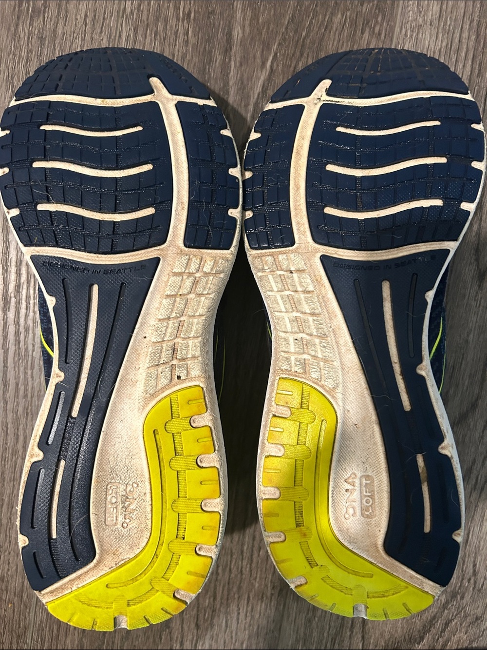 Brooks Glycerin 19 Running Shoes - Navy Blue with Light Blue & Yellow Highlights - Picture 3 of 5